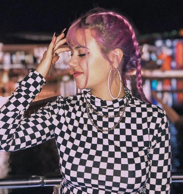 Unzzy High Collar Plaid Long-sleeved T-shirt KF20067 3 Unzzy High Collar Plaid Long-sleeved T-shirt KF20067