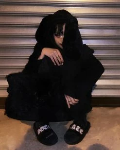 Unzzy HOT SALE Black Plus Velvet Rabbit Sweatshirt Hoodie KF81008