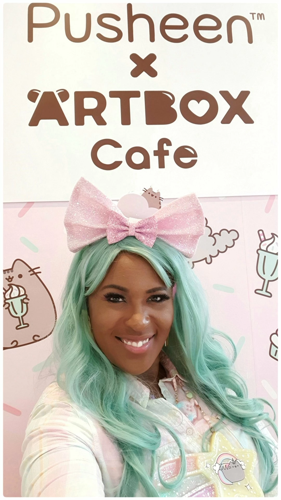 Unzzy Green Long Roll Wig KF90501 5 Unzzy Green Long Roll Wig KF90501