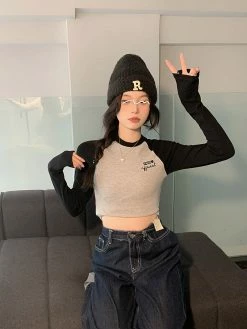 Unzzy Dark Crew Neck Embroidered Long Sleeves KF82639 HOT SALE