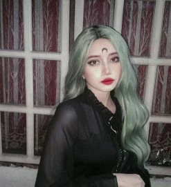 Unzzy Green Long Roll Wig KF9620