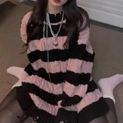 Unzzy HOT SALE Black Pink Striped Knitted Sweater KF82608