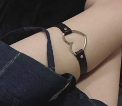 Unzzy Love Adjustable Leg Loop KF81129