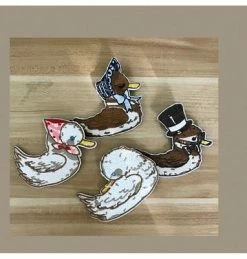 Unzzy HOT SALE Embroidered Duck Styling Brooch KF80052