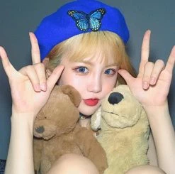 Unzzy Butterfly Embroidered Beret KF9548