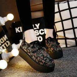 Unzzy HOT SALE Vintage Embroidered Leather Women's Shoes KF30208