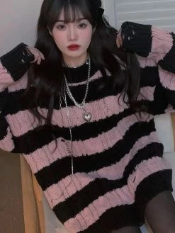 Unzzy HOT SALE Black Pink Striped Knitted Sweater KF82608