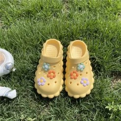 Unzzy HOT SALE Cute Little Flower Hole Shoes KF82171