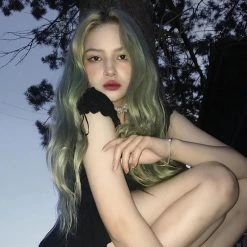 Unzzy Green Long Roll Wig KF9620