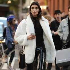 Unzzy HOT SALE White Plush Coat KF81572