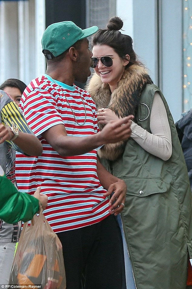 Unzzy HOT SALE Striped Rainbow Tee KF81902 3 Unzzy HOT SALE Striped Rainbow Tee KF81902