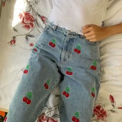 Unzzy Cherry Embroidered Jeans KF82113