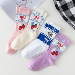 Unzzy Milk Strawberry Socks （Three Pairs）KF81277 HOT SALE