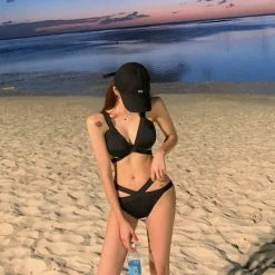 Unzzy Two-piece Black Swimsuit KF82655