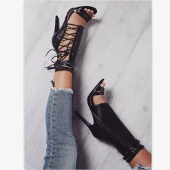 Unzzy HOT SALE Openwork Strappy Sandals KF90438