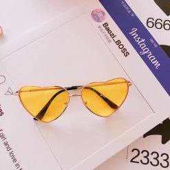 Unzzy Heart-shaped Glasses KF81282
