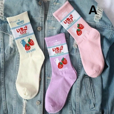 Unzzy Milk Strawberry Socks (Three Pairs)KF81277 HOT SALE 2 Unzzy Milk Strawberry Socks (Three Pairs)KF81277 HOT SALE