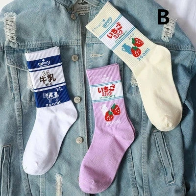 Unzzy Milk Strawberry Socks (Three Pairs)KF81277 HOT SALE 3 Unzzy Milk Strawberry Socks (Three Pairs)KF81277 HOT SALE