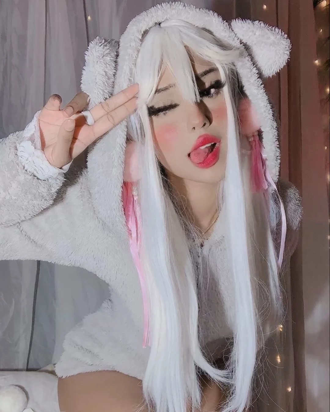 Unzzy HOT SALE Cosplay White Long Wig KF91824 2 Unzzy HOT SALE Cosplay White Long Wig KF91824