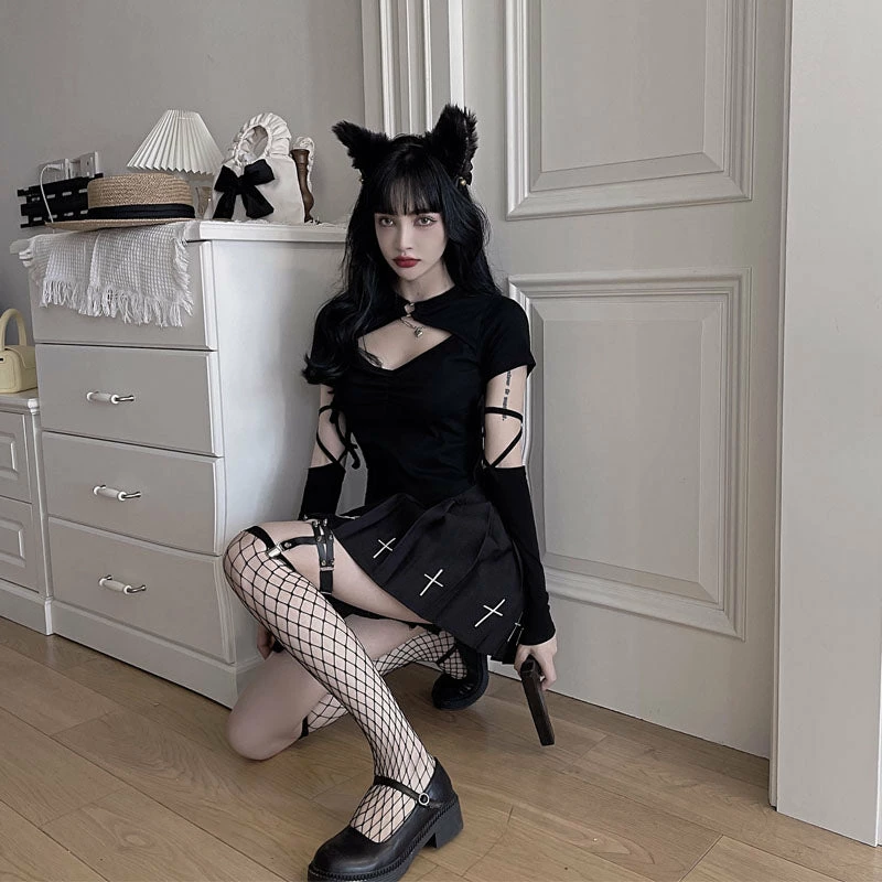 Unzzy HOT SALE Black T-shirt + Pleated Skirt Suit KF82672 3 Unzzy HOT SALE Black T-shirt + Pleated Skirt Suit KF82672