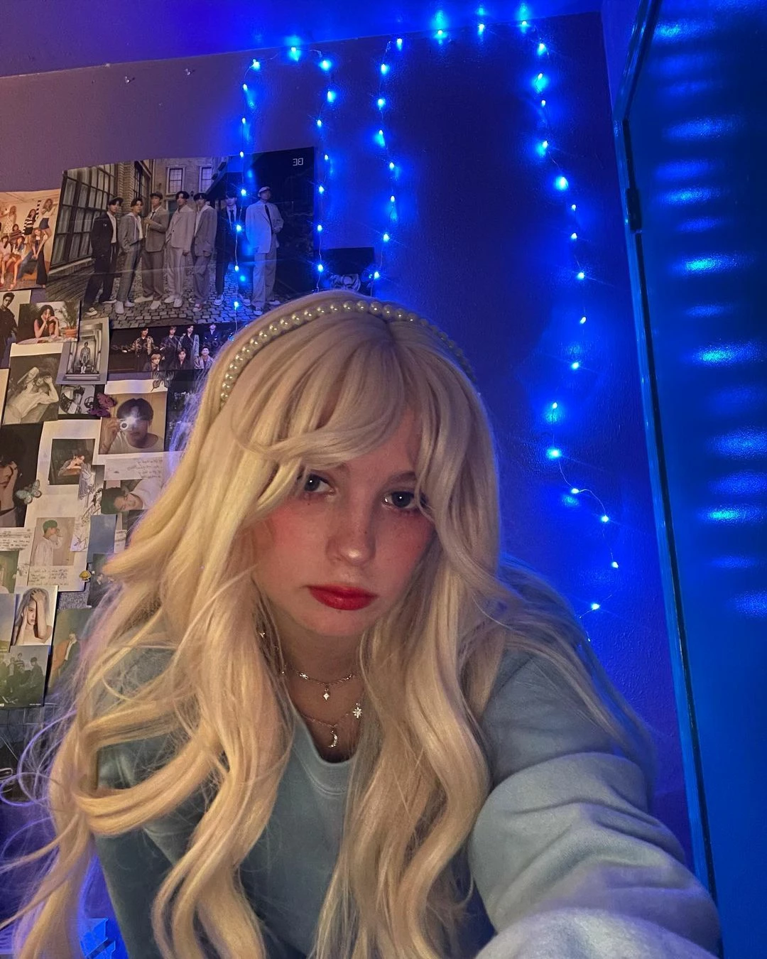 Unzzy HOT SALE Milky White Golden Long Curly Wig KF82144 10 Unzzy HOT SALE Milky White Golden Long Curly Wig KF82144